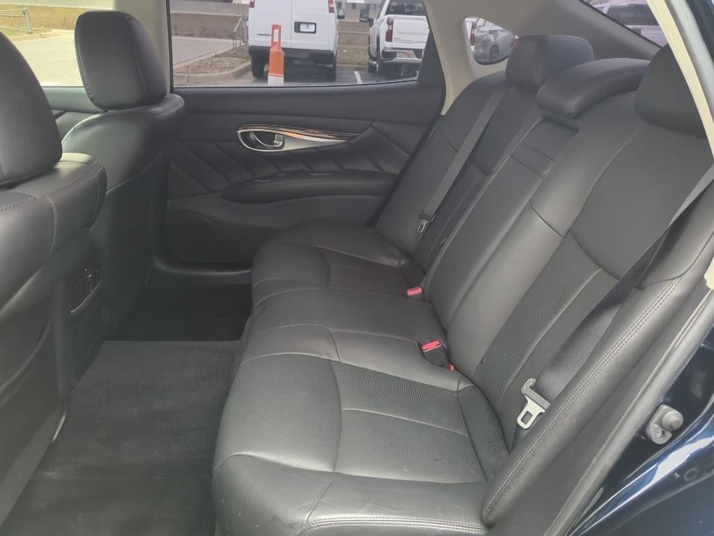 2016 INFINITI Q70L 3.7X