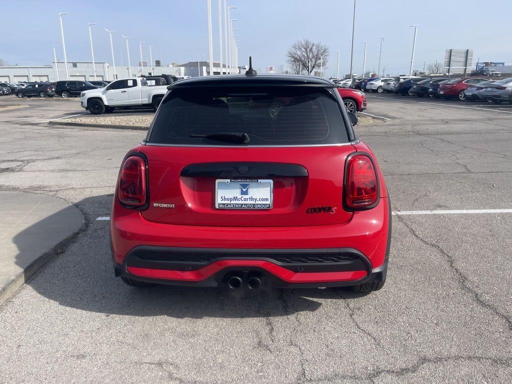 2024 MINI Hardtop 2 Door Iconic