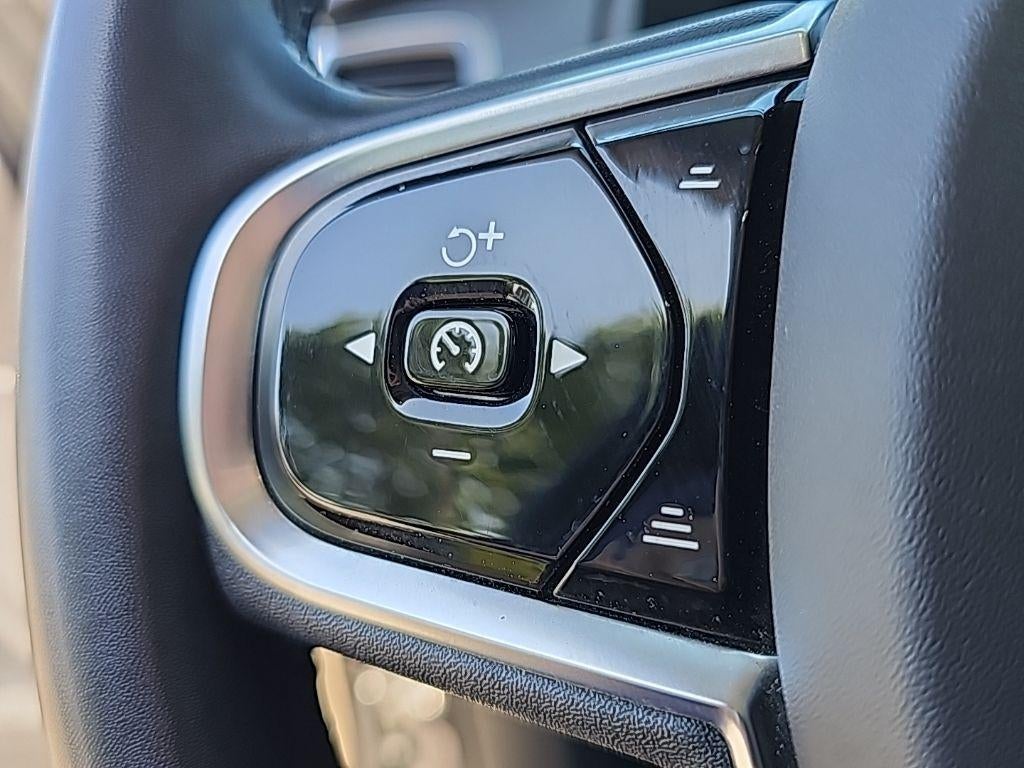 2023 Volvo XC90 B5 Core