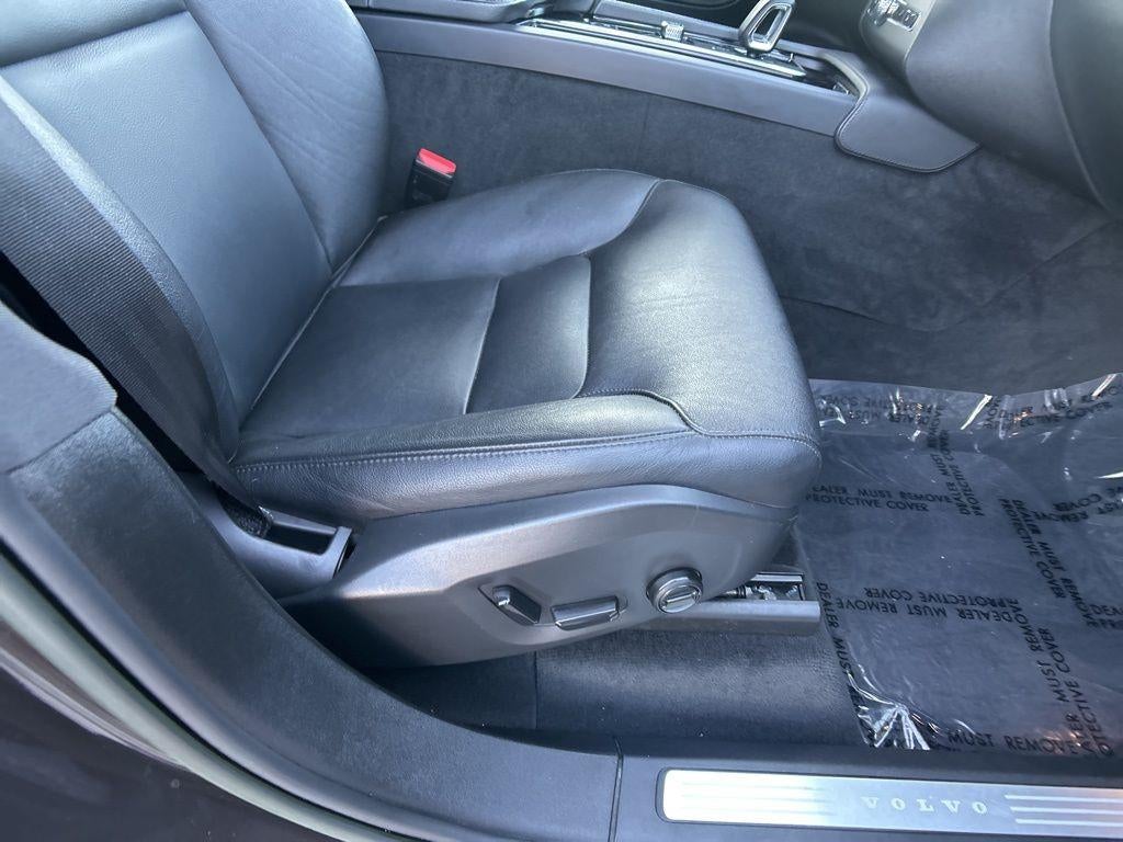 2023 Volvo XC90 B5 Core