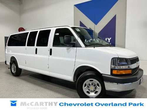 2025 Chevrolet Express Passenger 1LT