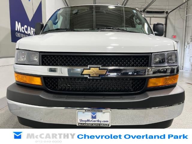2025 Chevrolet Express Passenger 1LT