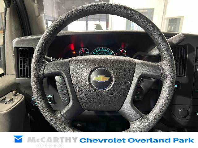 2025 Chevrolet Express Passenger 1LT