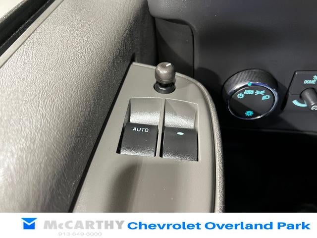 2025 Chevrolet Express Passenger 1LT