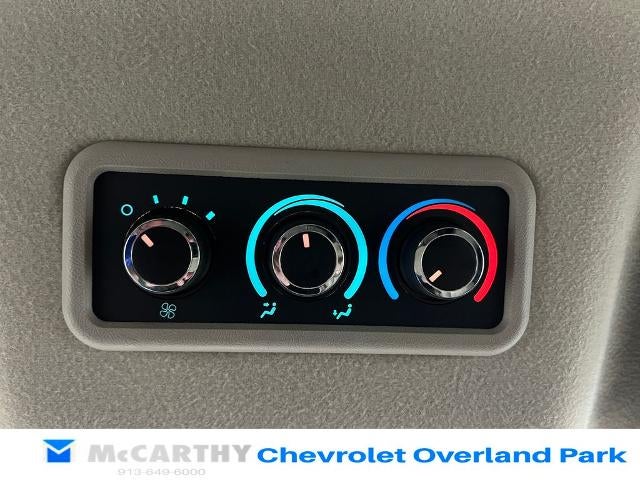 2025 Chevrolet Express Passenger 1LT