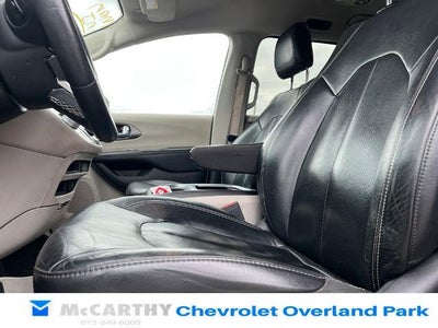 2022 Chrysler Pacifica Hybrid Touring L