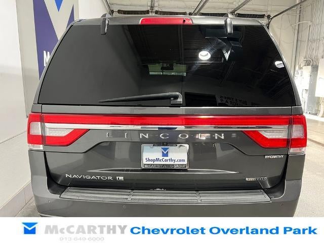 2015 Lincoln Navigator L Base