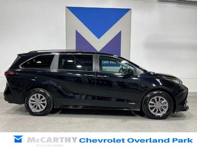 2021 Toyota Sienna XLE