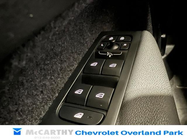 2025 Volvo XC40 Plus Bright Theme