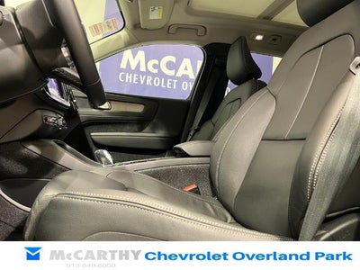 2025 Volvo XC40 Plus Bright Theme