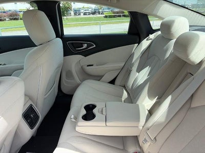 2015 Chrysler 200 Limited