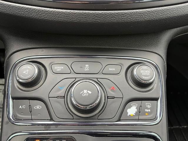 2016 Chrysler 200 S