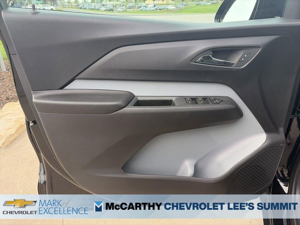 2027 Chevrolet Bolt FWD 4dr LT