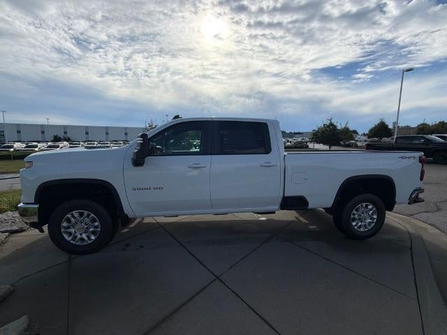 2026 Chevrolet Silverado 3500 HD Crew Cab Long Box 4-Wheel Drive LT