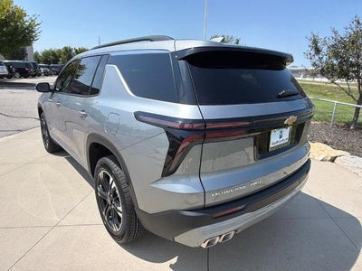 2027 Chevrolet Traverse LT w/2LT