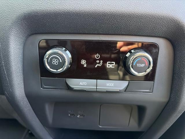 2027 Chevrolet Traverse LT w/2LT