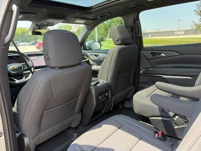 2027 Chevrolet Traverse LT w/2LT