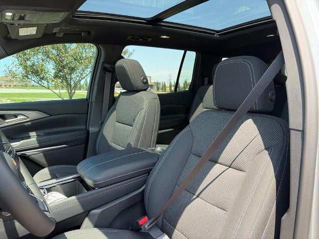 2027 Chevrolet Traverse LT w/2LT