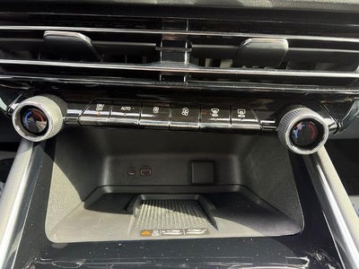 2027 Chevrolet Traverse LT w/2LT