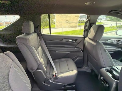 2027 Chevrolet Traverse LT w/2LT