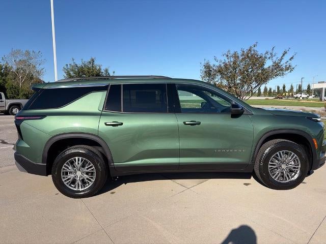 2027 Chevrolet Traverse LT w/2LT