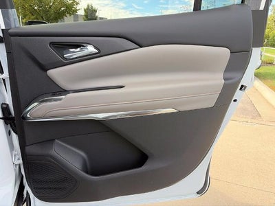 2027 Chevrolet Traverse LT w/2LT