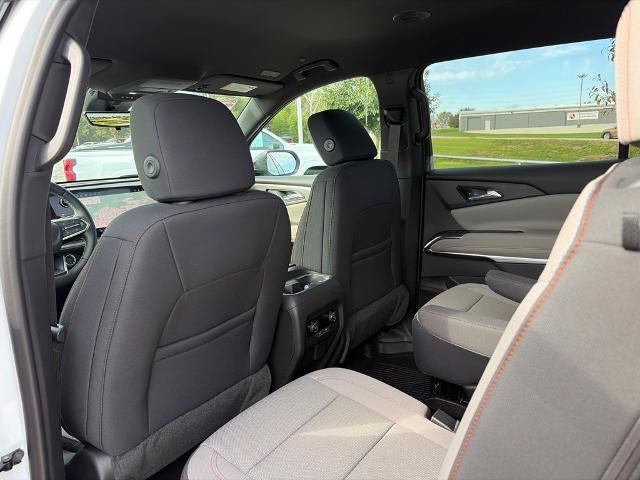 2027 Chevrolet Traverse LT w/2LT