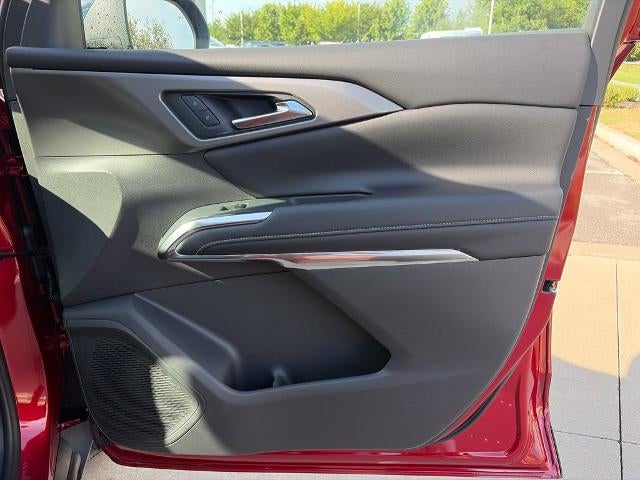 2027 Chevrolet Traverse LT w/2LT