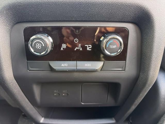 2027 Chevrolet Traverse LT w/2LT