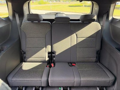2027 Chevrolet Traverse LT w/2LT