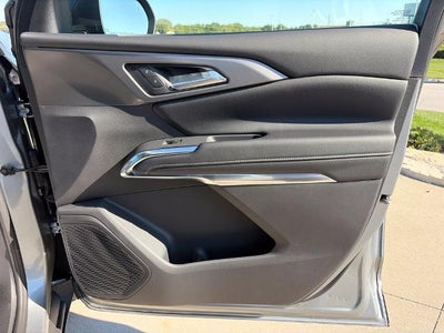 2027 Chevrolet Traverse LT w/2LT