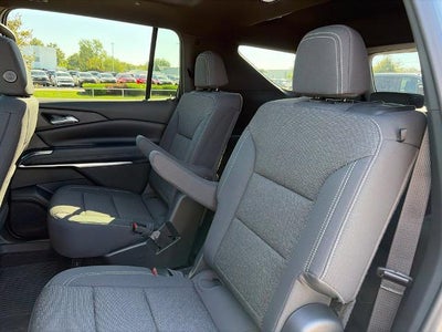 2027 Chevrolet Traverse LT w/2LT