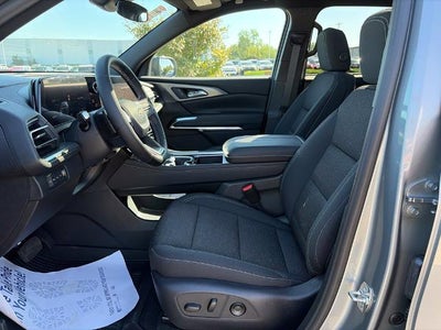 2027 Chevrolet Traverse LT w/2LT