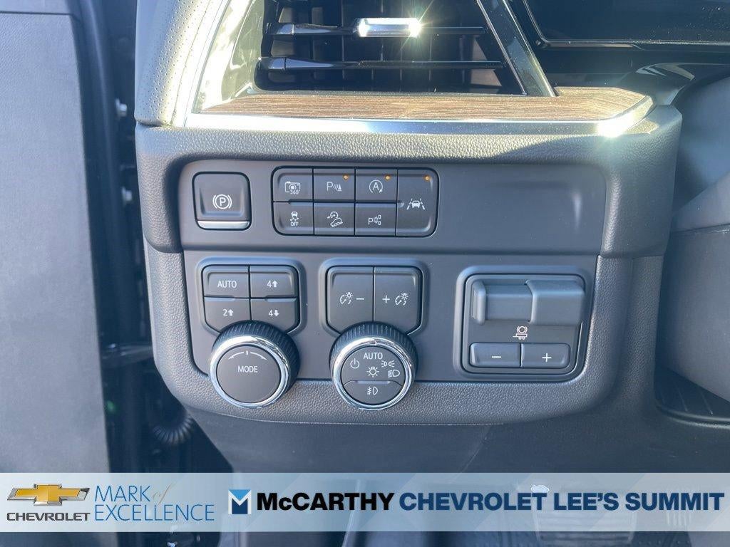 2026 Chevrolet Suburban 4WD Premier