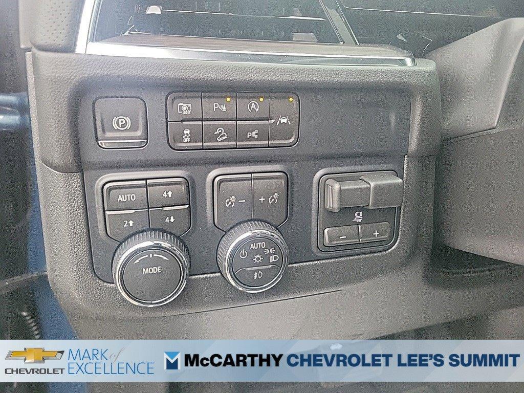 2026 Chevrolet Suburban 4WD Premier