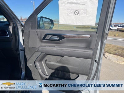 2025 Chevrolet Suburban 4WD Premier