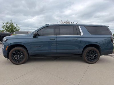 2025 Chevrolet Suburban 4WD Premier