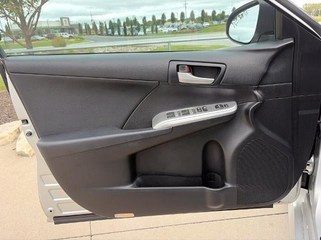 2014 Toyota Camry Hybrid LE