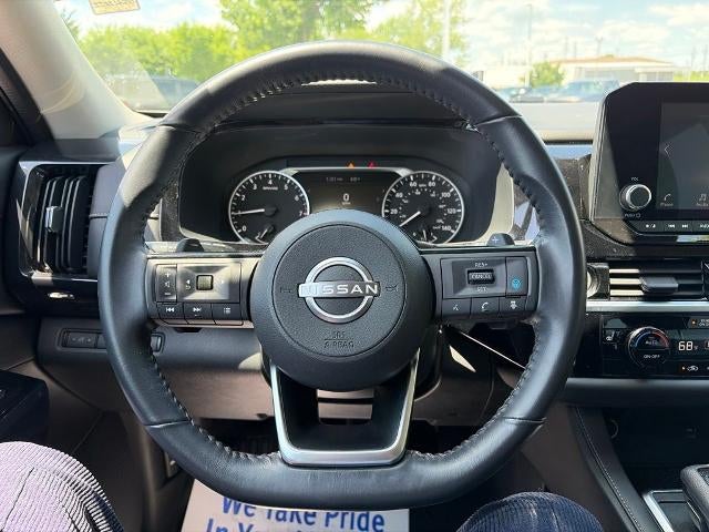 2022 Nissan Pathfinder SV
