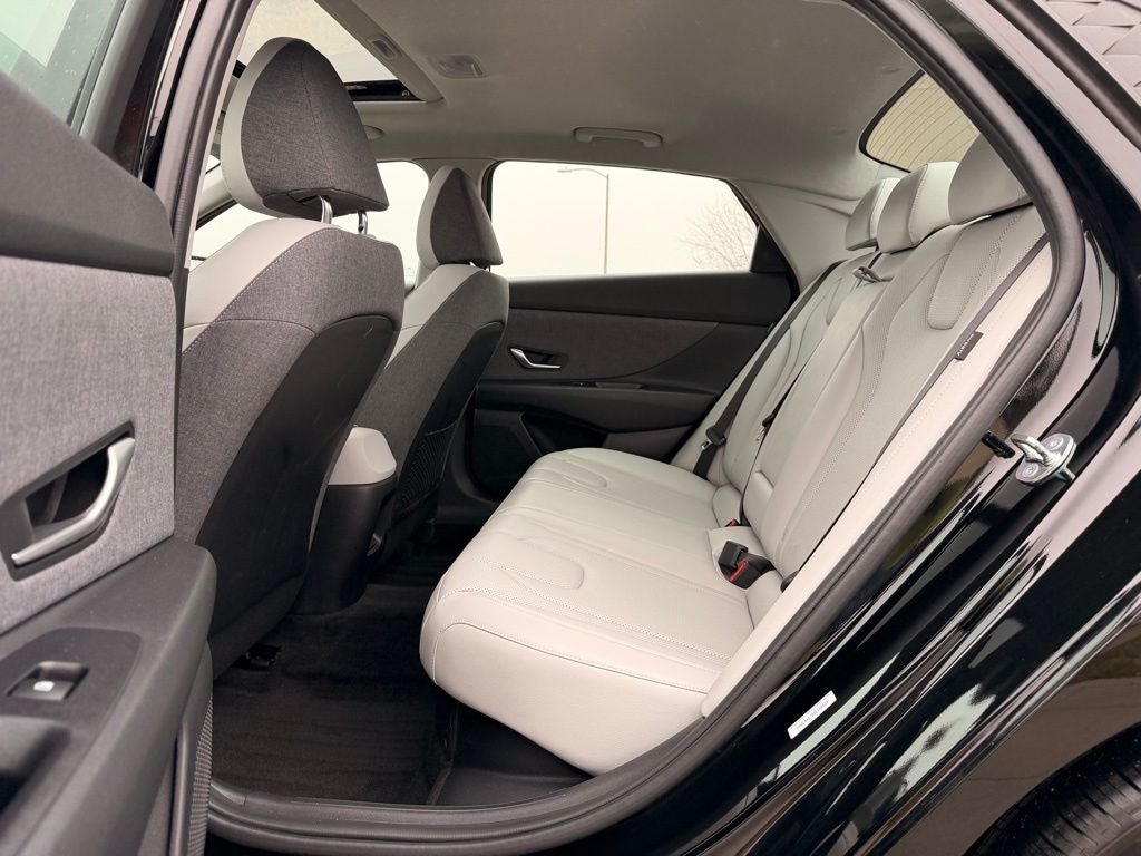 2025 Hyundai Elantra Hybrid Limited