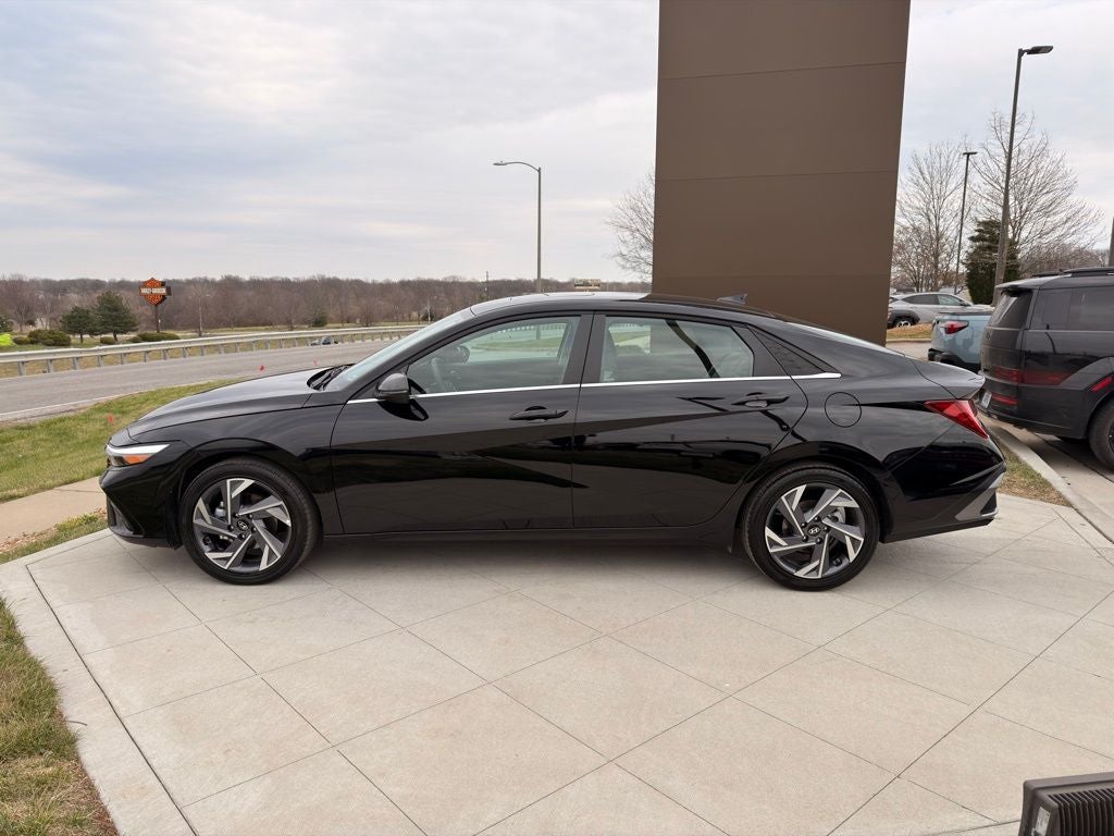 2025 Hyundai Elantra Limited