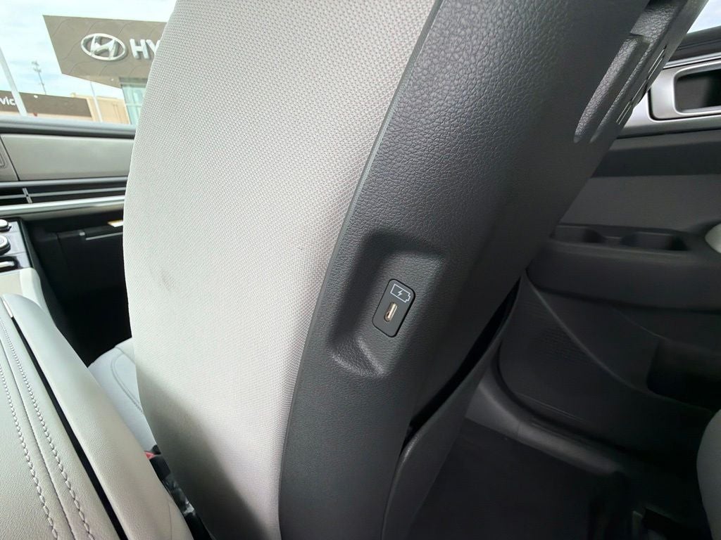 2027 Hyundai Santa Fe SE