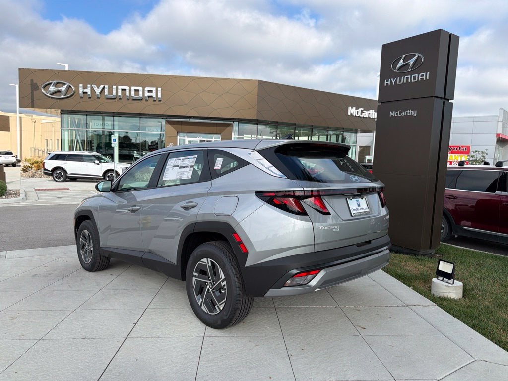 2026 Hyundai Tucson Hybrid Blue SE