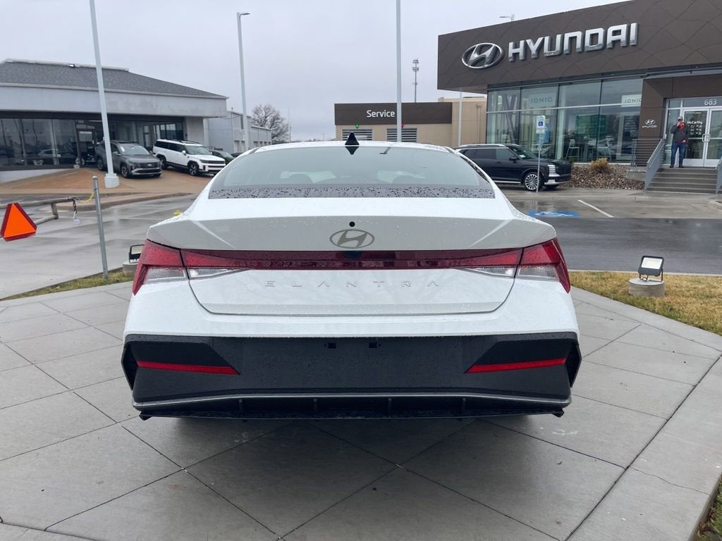 2026 Hyundai Elantra SE