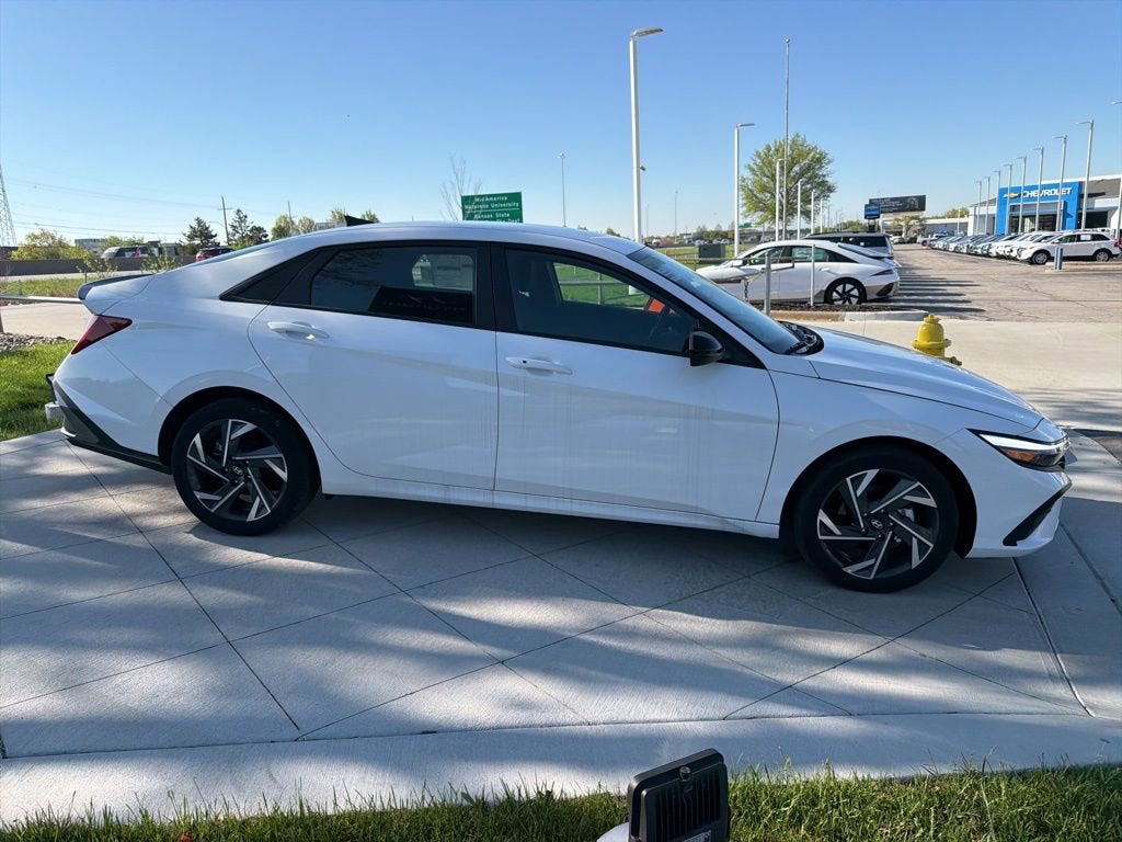 2025 Hyundai Elantra Hybrid SEL Sport