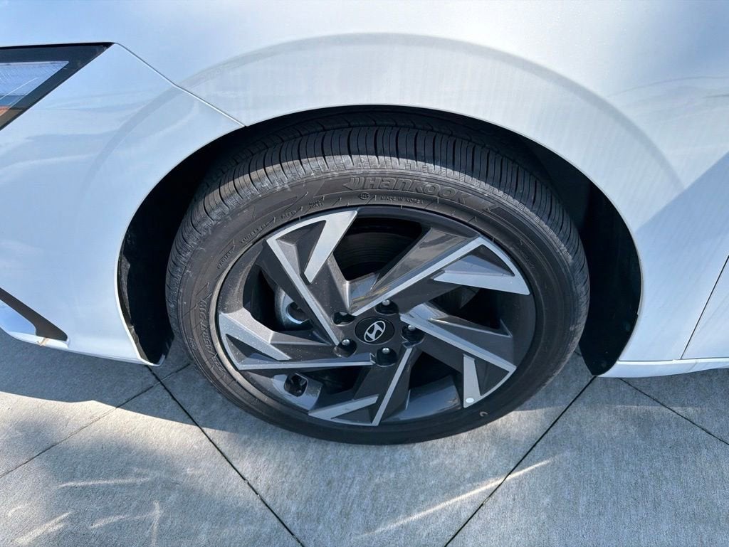 2025 Hyundai Elantra Hybrid SEL Sport