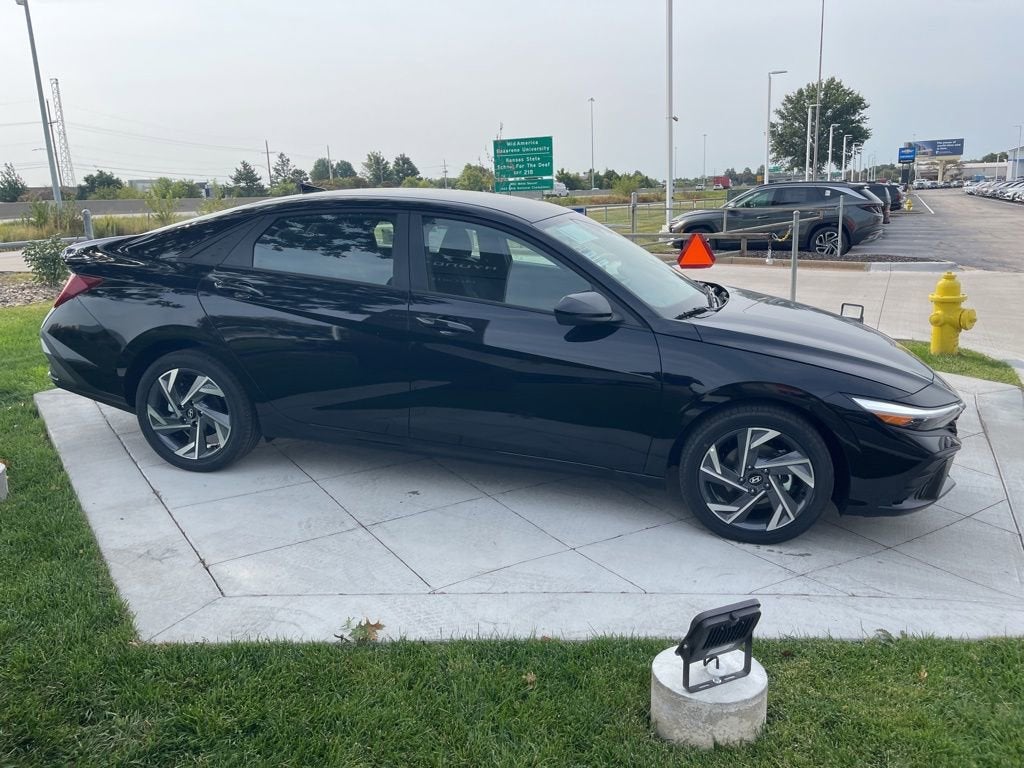 2025 Hyundai Elantra Hybrid SEL Sport