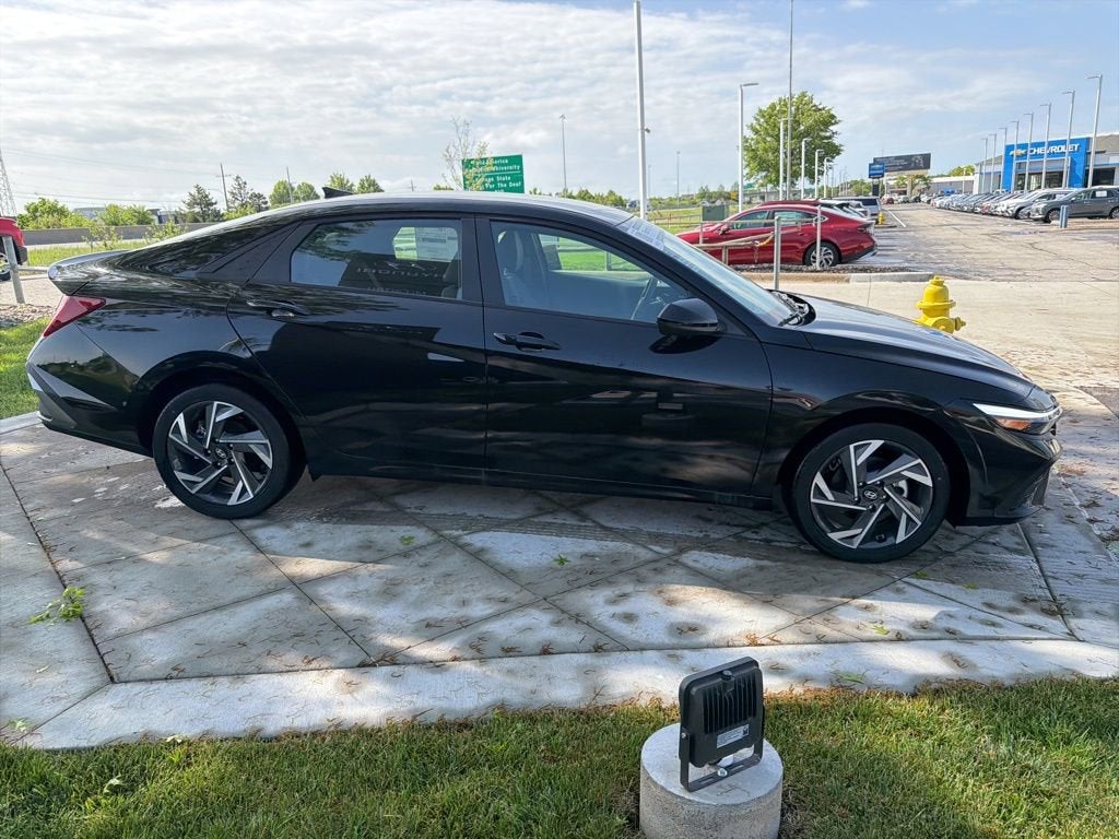 2025 Hyundai Elantra Hybrid SEL Sport