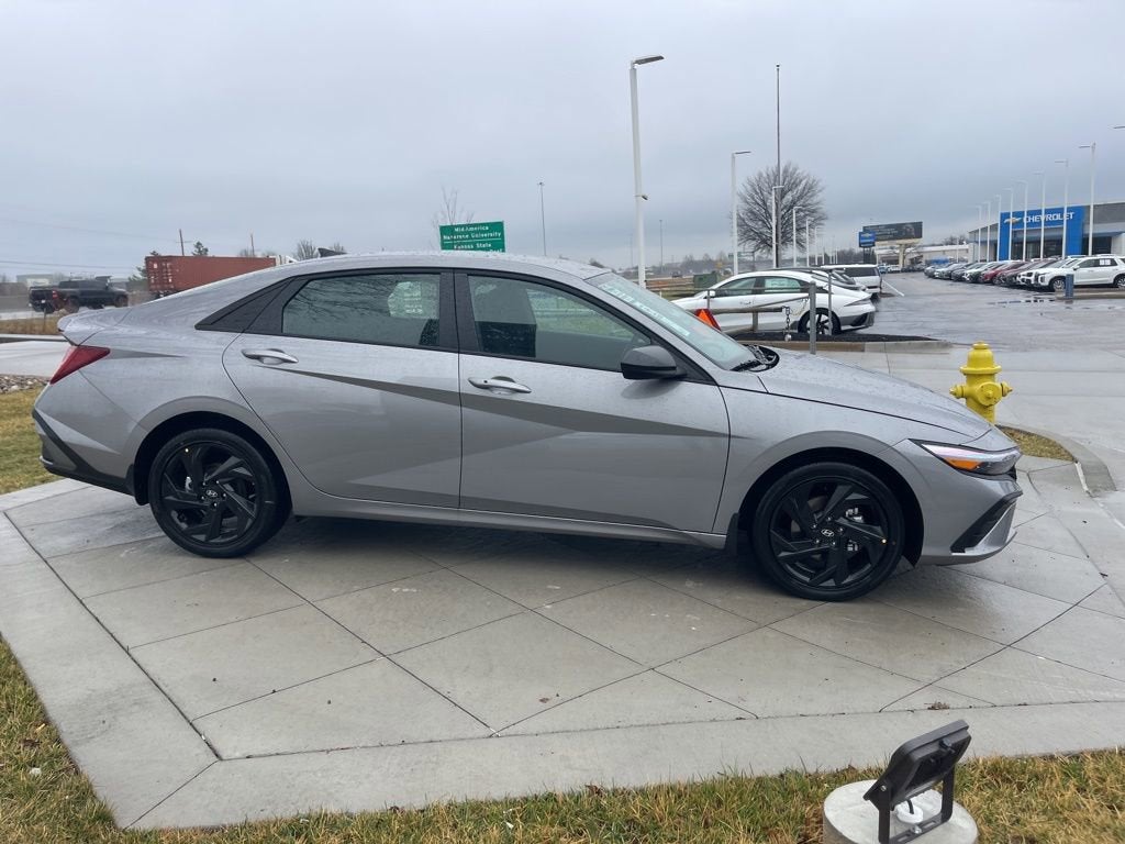 2026 Hyundai Elantra Hybrid SEL Sport