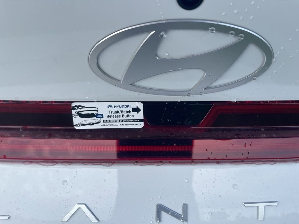 2025 Hyundai Elantra Hybrid Limited